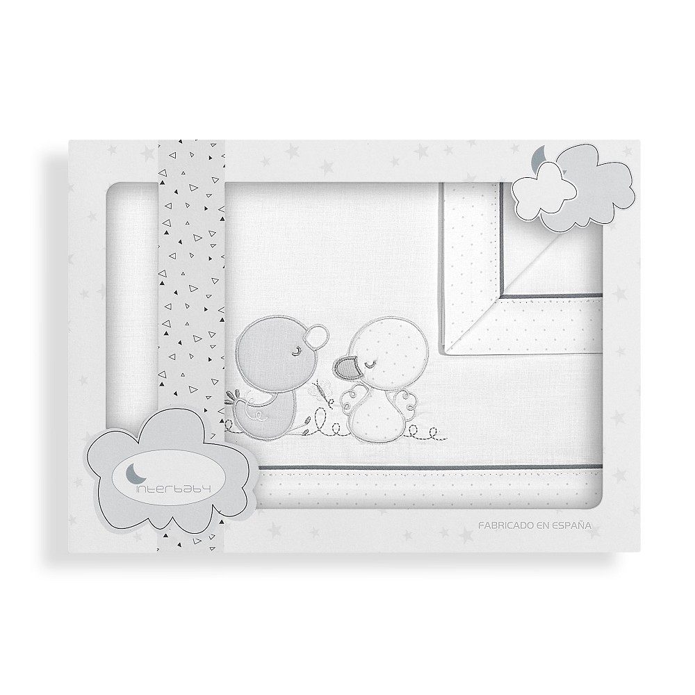 Sábanas de bebé para minicuna en blanco con filos a color y dibujo.